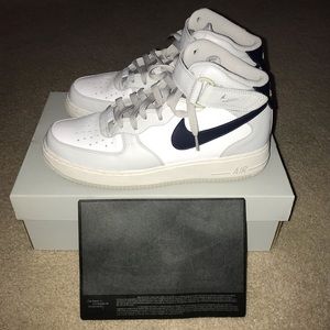 Nike Men’s Air Force 1 Mid ‘07